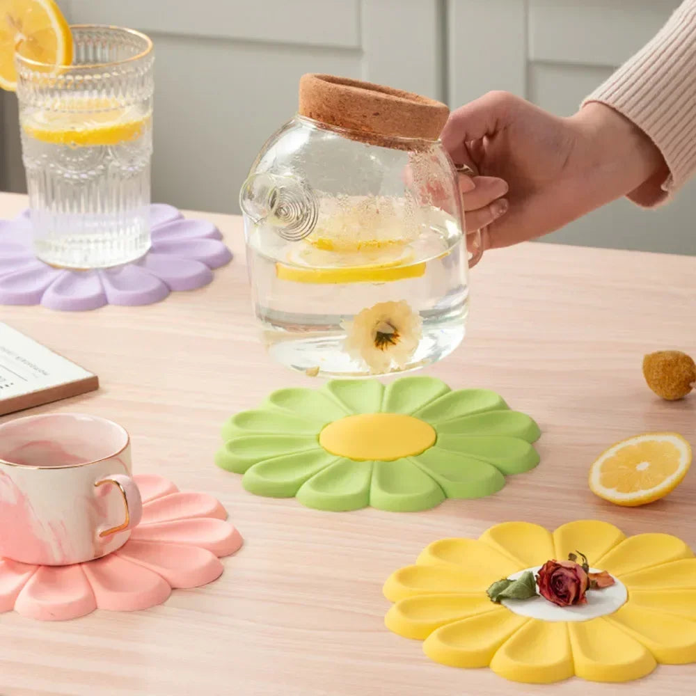 Silicone Heat Resistant Coaster & Pot Holder - Non-slip Kitchen Mat for Table Protection