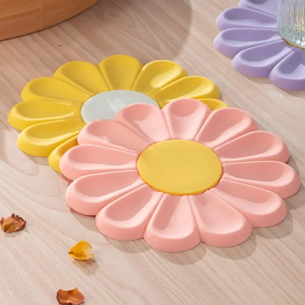 Silicone Heat Resistant Coaster & Pot Holder - Non-slip Kitchen Mat for Table Protection