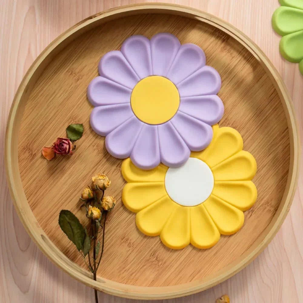 Silicone Heat Resistant Coaster & Pot Holder - Non-slip Kitchen Mat for Table Protection