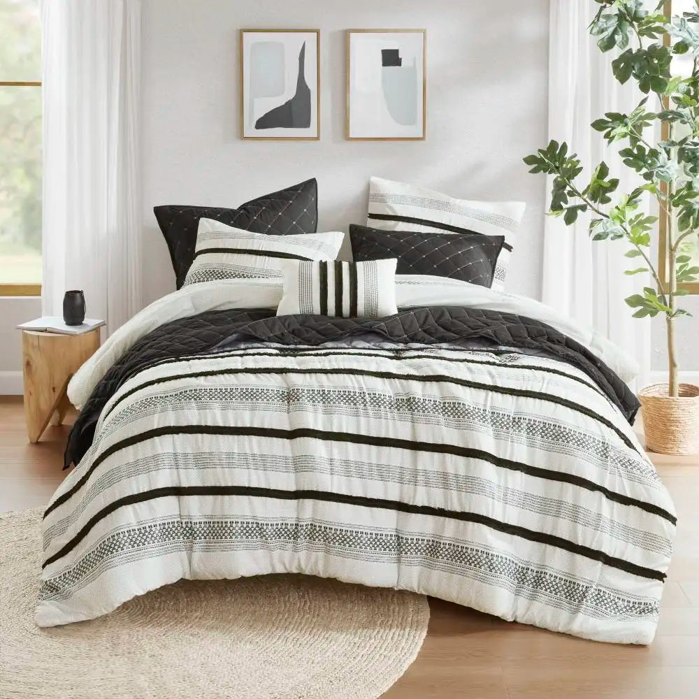 7 Piece Stripe Comforter and Quilt Set-Full/Queen Naturally Wrinkle and Shrinkage-resistant Making It Easy To Care for Maintain