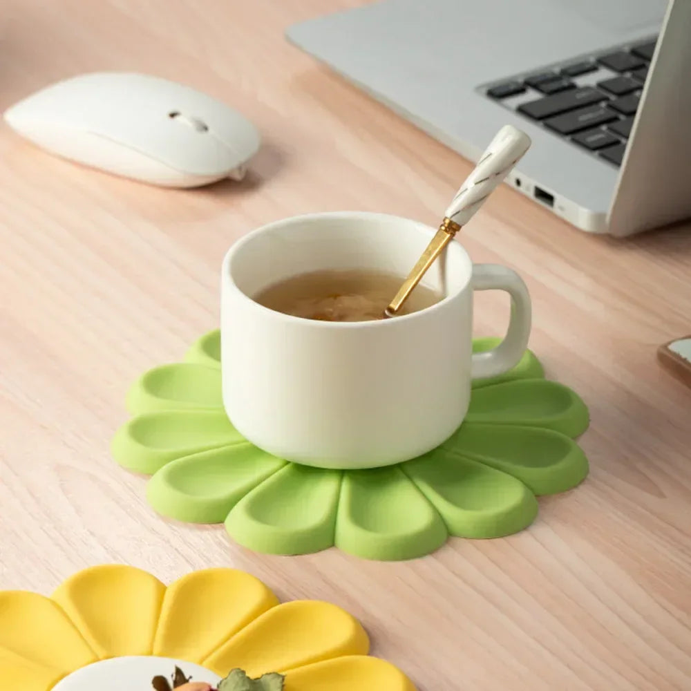 Silicone Heat Resistant Coaster & Pot Holder - Non-slip Kitchen Mat for Table Protection
